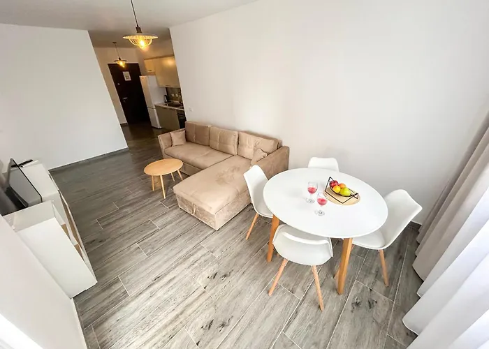 Sunrise Apartment Golem (Tirana)